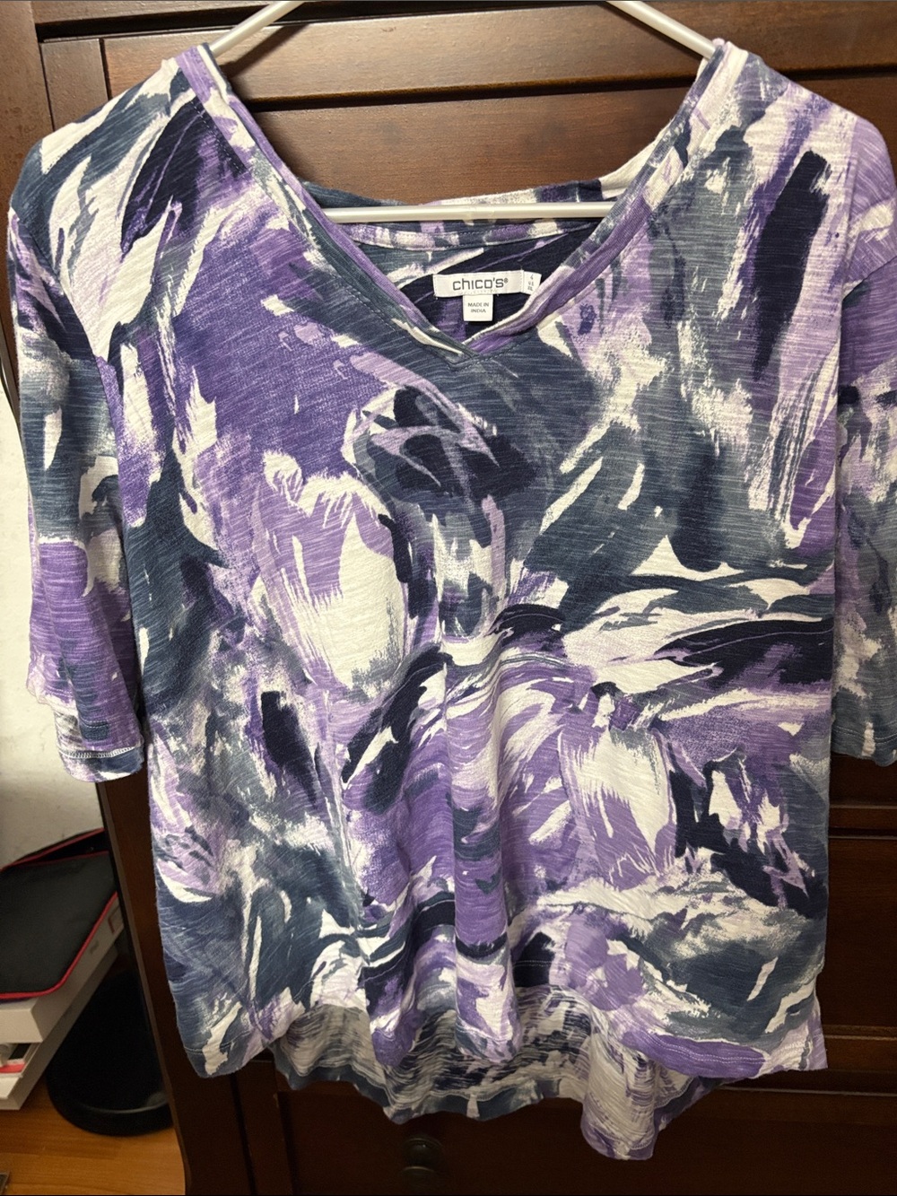 Chico's Purple White and Gray/blue Abstract V-Neck Short Sleeve Top